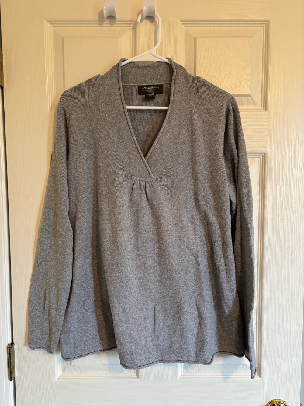 Eddie Bauer Light Gray V-Neck Long-Sleeve Pullover TALL L - Picture 2 of 4